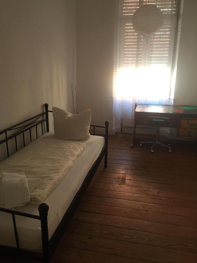 Zimmer Im Dachgeschoss Kaiserslautern Esterno foto