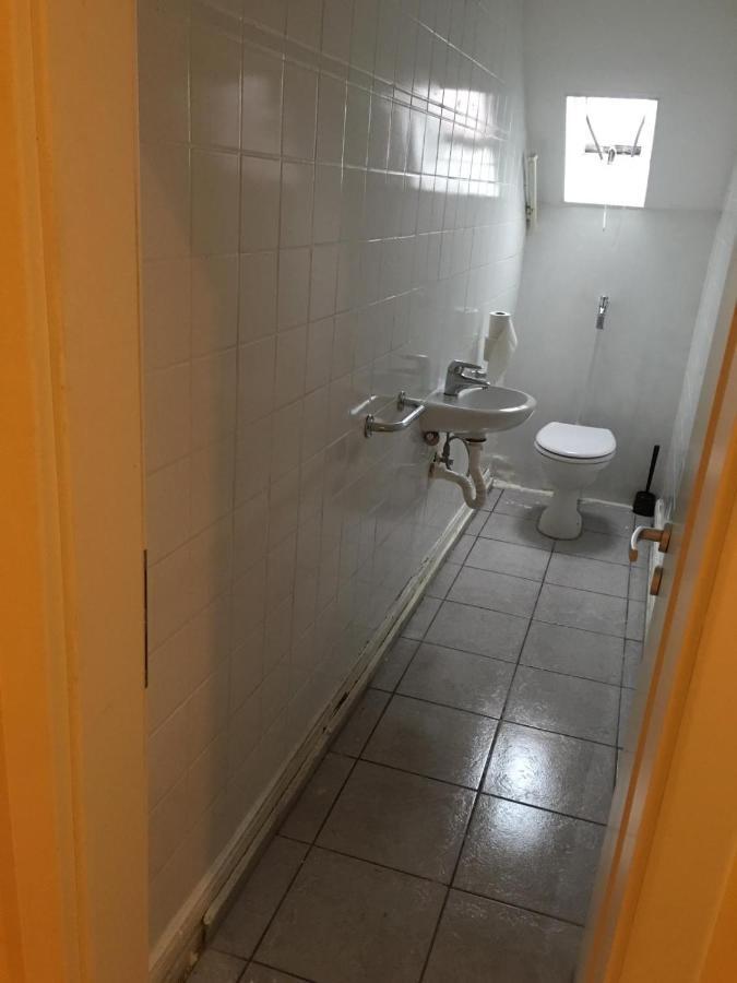 Zimmer Im Dachgeschoss Kaiserslautern Esterno foto